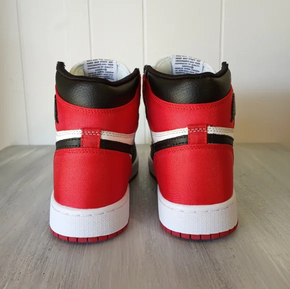 Jordan 1 Retro High Satin Black Toe 2019 Women's Size 6 - Picture 4 of 15
